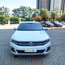 Used, Cheap, and in Good Condition, a White 3 Compartment Sedan, Bora · Pure Electric 2019 Shang YRF Used Car