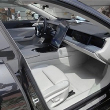 Second-hand Nezha S with cool appearance 2022 pure electric 650 four-wheel drive large version