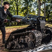Hot Sale Electric Tracked Vehicle High Performance All Terrain All Season Vehicle for Fun ETV Tank