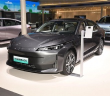2025 Changan Qiyuan A5 compact sedan, new energy hybrid vehicle